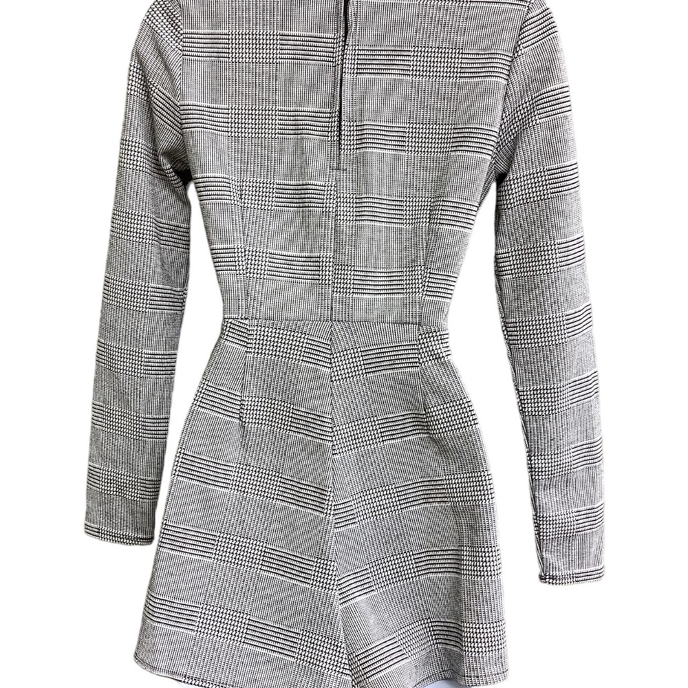 Divided Romper - Picture 2 of 5